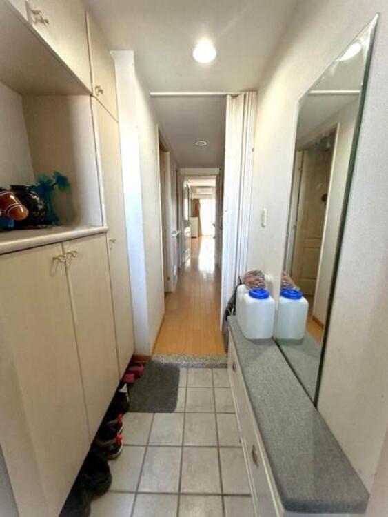 その他 たっぷり容量のシューズボックス。