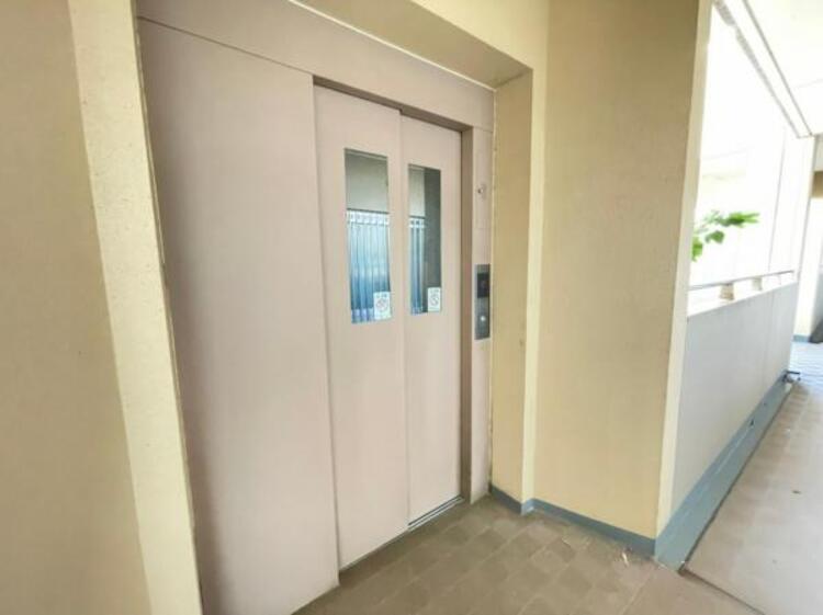 その他 エレベーター付きでお子様からお年寄りまでお荷物があっても安心。