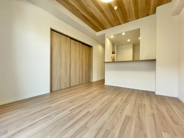 居間 居心地の良い空気感は、暮らしのステージを彩り、心からのやすらぎと満足感を与えてくれます。