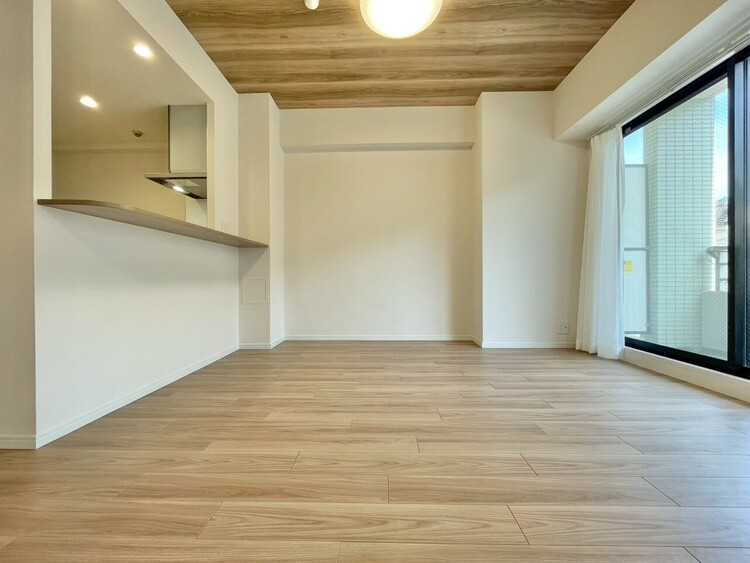 居間 快適に過ごす毎日を求めて、暮らしの中でご自身の「マイホーム」に創り上げてください。