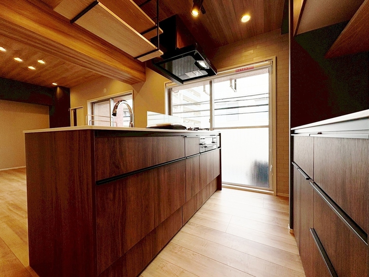 キッチン 洗練されたスタイリッシュなデザイン性と使いやすさを備えた仕様。