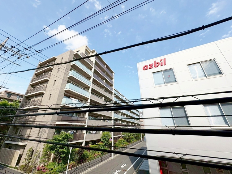 バルコニー 窓を開けると広がる青空。心をリフレッシュして日々を過ごしていきましょう。