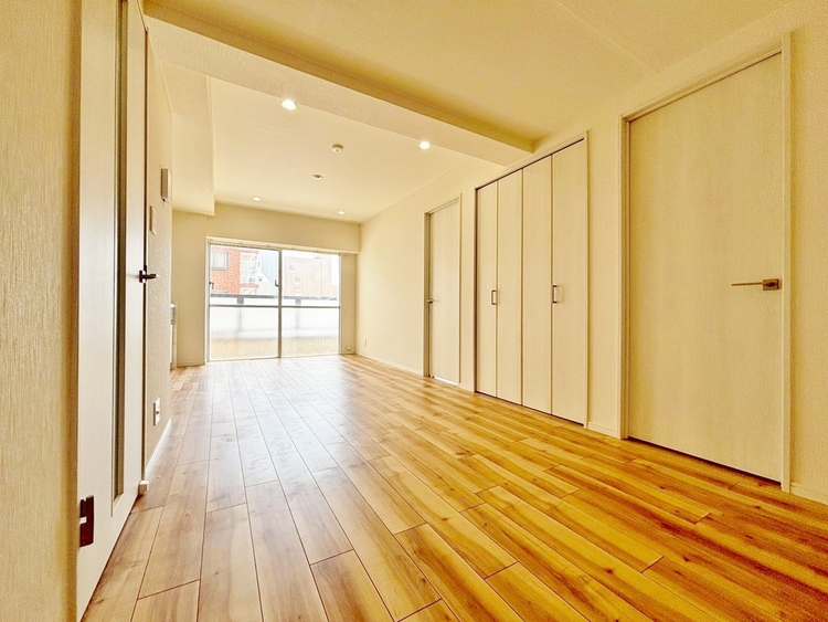 居間 飾り過ぎないシンプルな内装と偏り過ぎないデザインで統一しました。