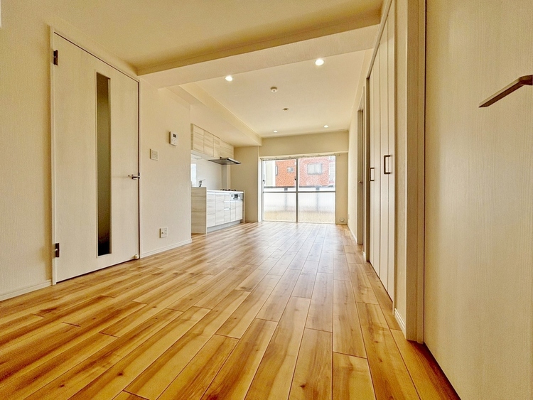 居間 快適に過ごす毎日を求めて、暮らしの中でご自身の「マイホーム」に創り上げてください。