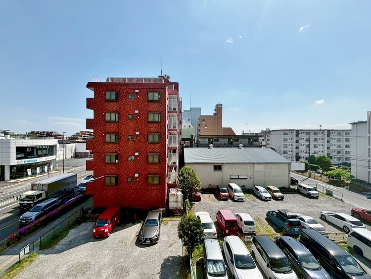 バルコニー 頬をなでる、優しい風を感じることが出来ます。