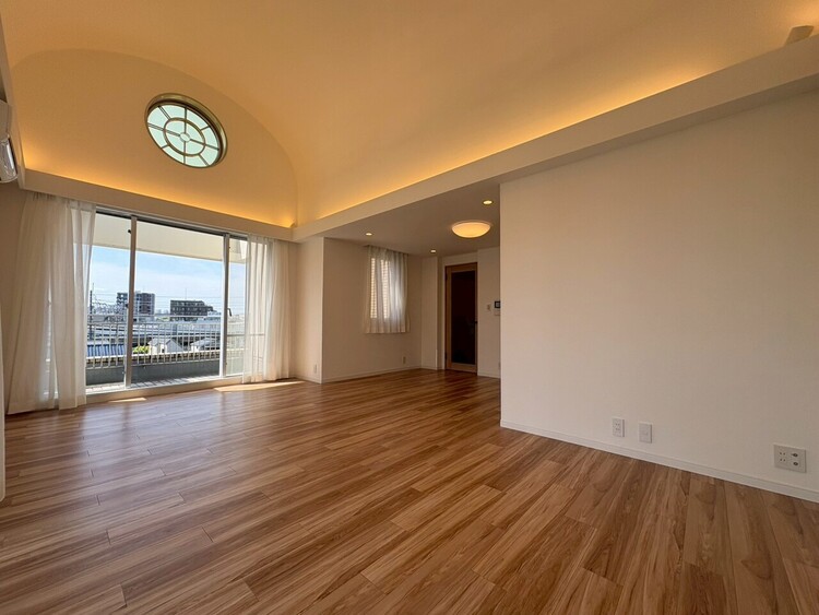 居間 飾り過ぎないシンプルな内装と偏り過ぎないデザインで統一しました。