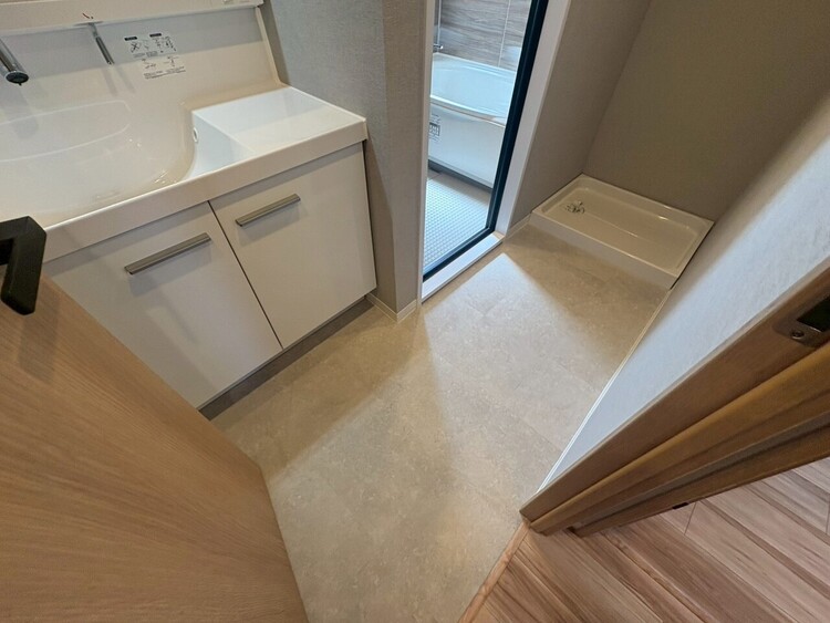 洗面 清潔感と心地よさを重視した、上質感漂うパウダールーム。