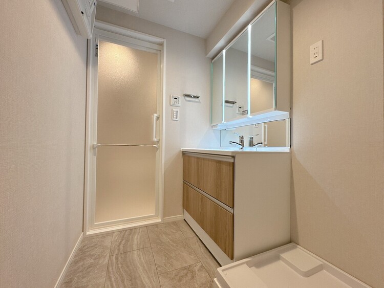 洗面 清潔感と心地よさを重視した、上質感漂うパウダールーム。