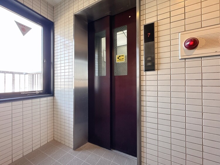 設備 エレベーターの管理も、きちんと行き届いてます。