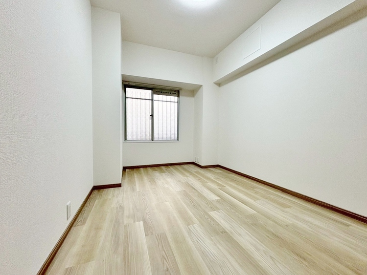 寝室 書斎にするなり、寝室するなりこの１室をどうアレンジするかを想像するだけで夢が膨らみますね。