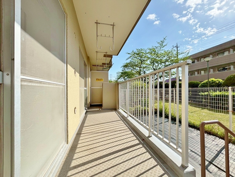 バルコニー 暮らしの中で、光と風を演出してくれるバルコニー。