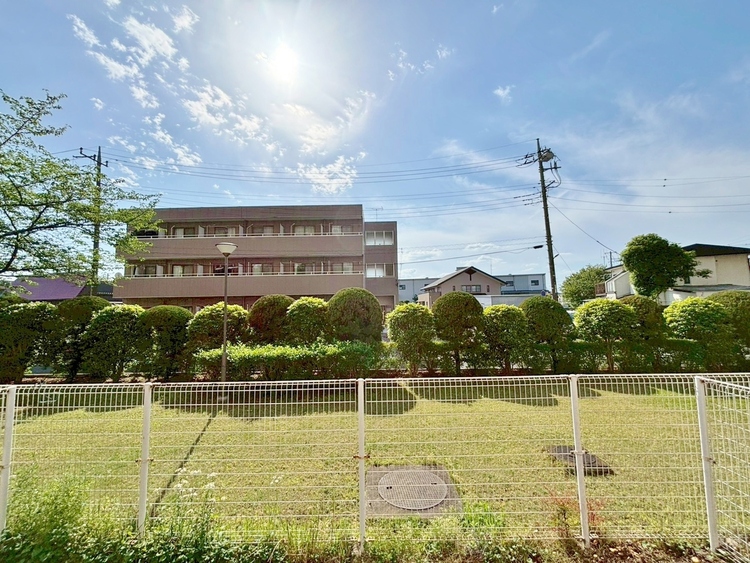 バルコニー 頬をなでる、優しい風を感じることが出来ます。