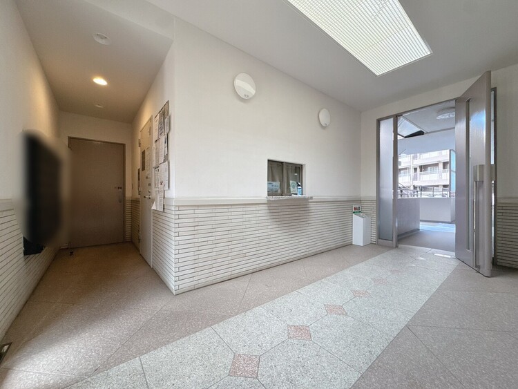 エントランス エントランス内部は、管理が行き届き清潔な共有スペースとなっています。