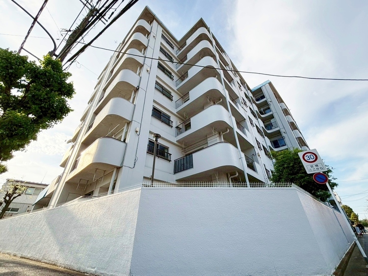 外観 現地に足をお運びいただいた際には、周辺散策などをお勧めいたします。