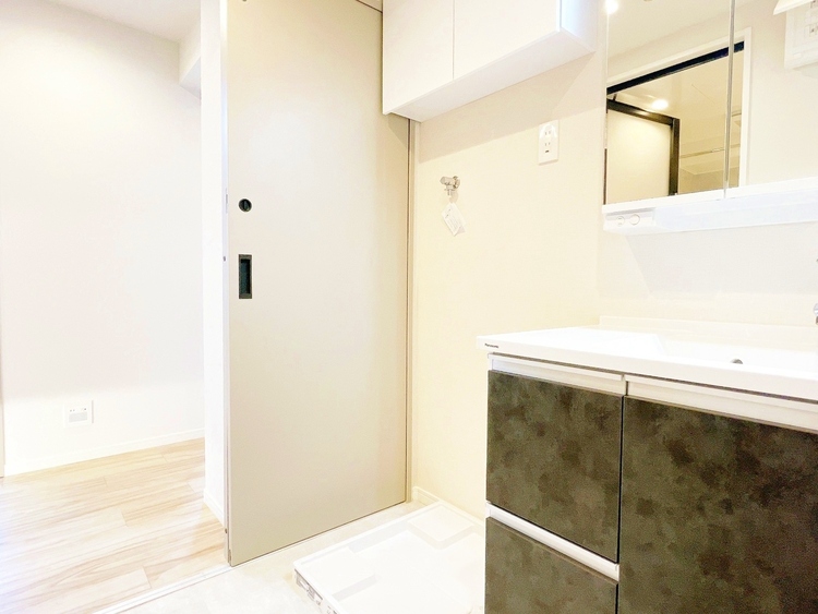 洗面 清潔感と心地よさを重視した、上質感漂うパウダールーム。