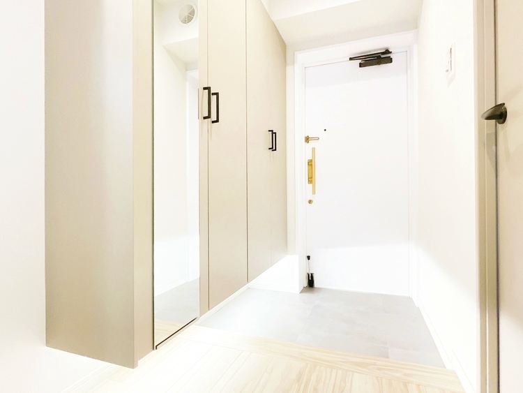 玄関 シューズボックスを完備した玄関です。