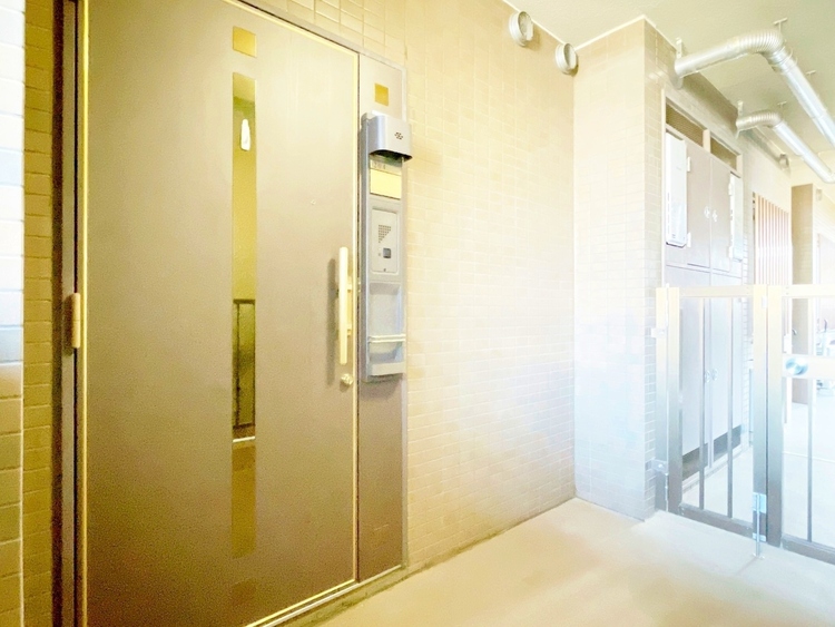 玄関 玄関を開ければ、そこは安らぎのご自宅。