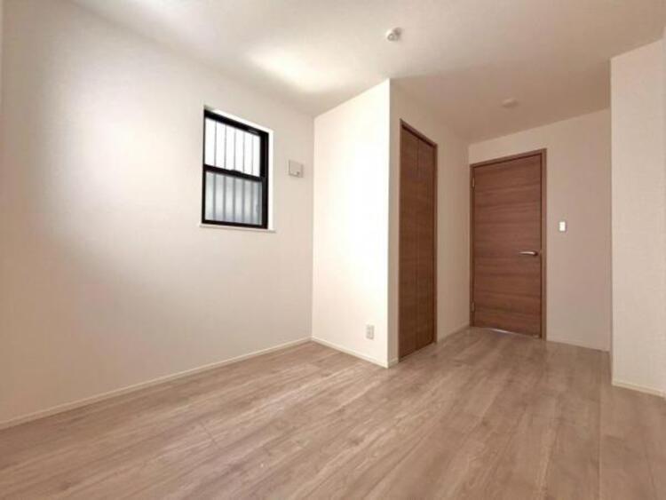 内装 一日の疲れをいやしてくれる主寝室。時を忘れて過ごす場所として過ごせるお部屋。