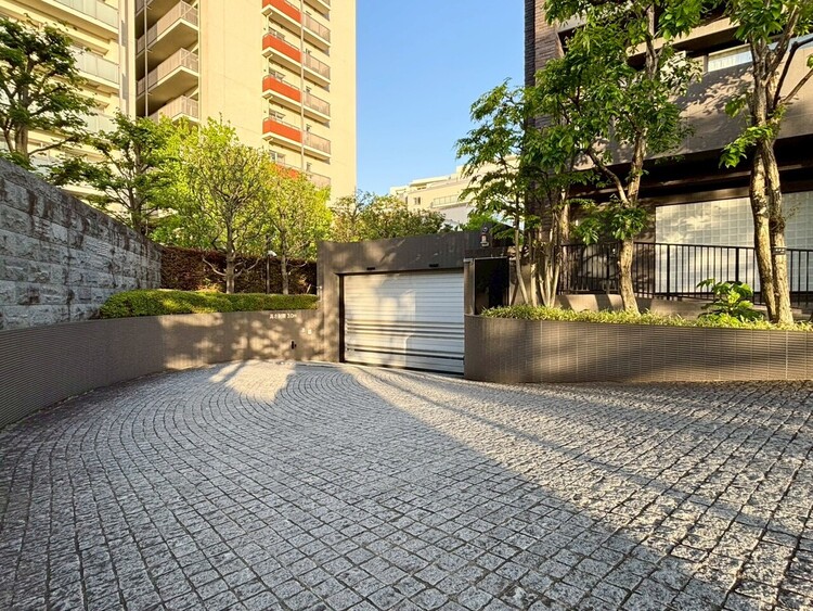 その他 駐車スペースが嬉しいですね。※空き状況は都度ご確認下さい。