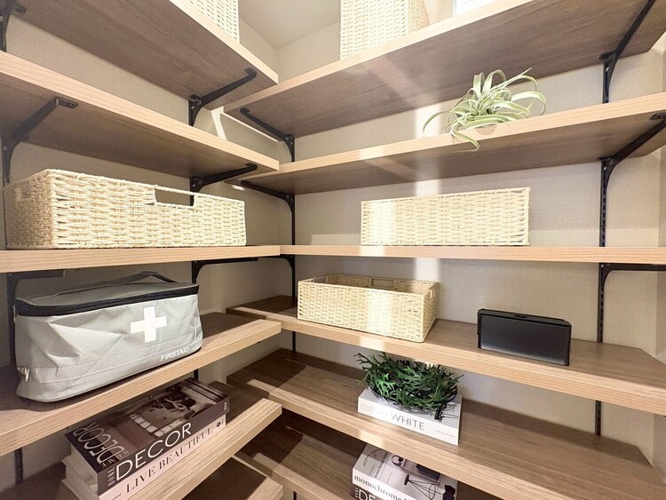 その他 収納スペースが付いていて、お部屋を広く使っていただけます。