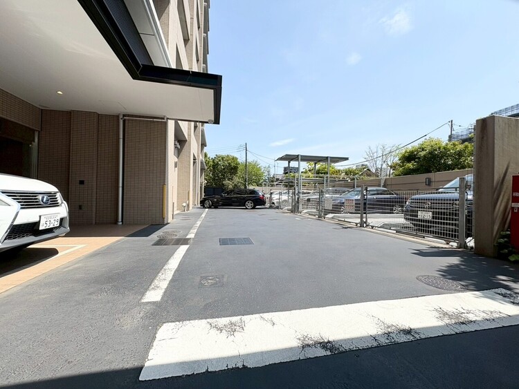 その他 駐車スペースが嬉しいですね。※空き状況は都度ご確認下さい。