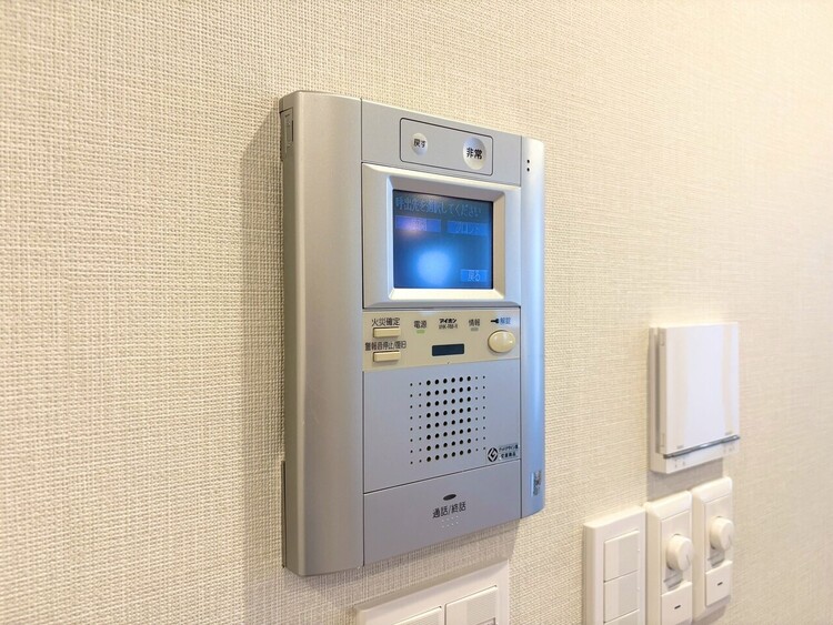 その他 誰が来てもわかる様にモニター付きインターホンを設置。