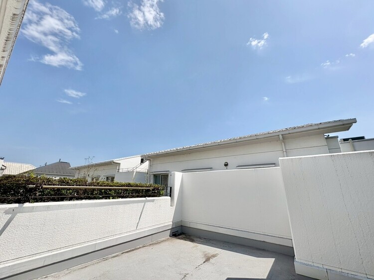 その他 朝の澄んだ空気や、夕方に吹く清々しい風を感じられるバルコニー。