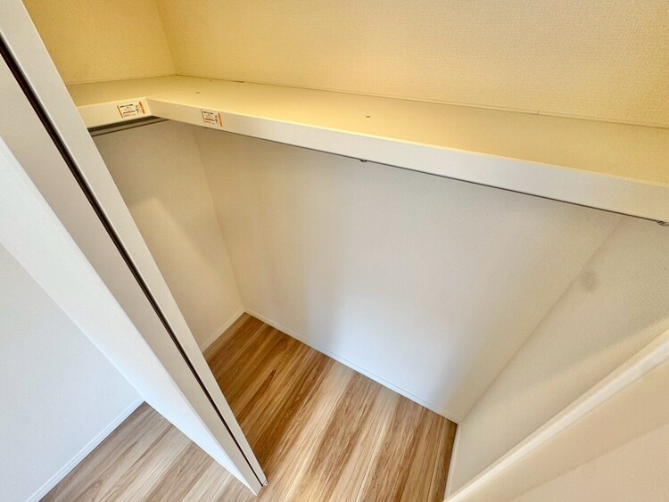 その他 収納スペースが付いていて、お部屋を広く使っていただけます。