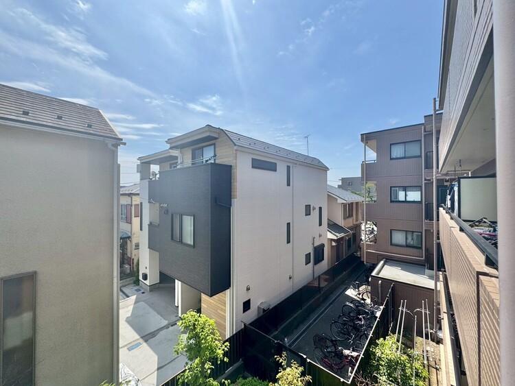 その他 眺望や窓からの景色が良いと、家で過ごす時間も快適です。