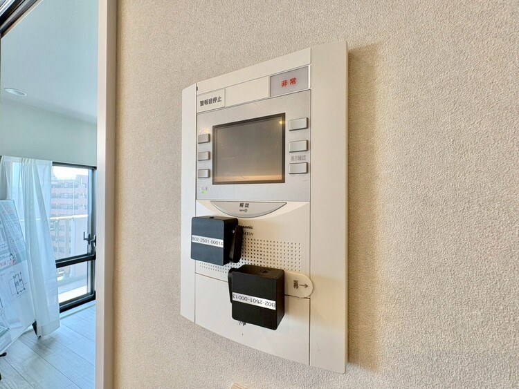 その他 誰が来てもわかる様にモニター付きインターホンを設置。