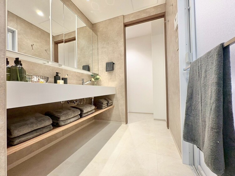 その他 十分な広さの脱衣所。