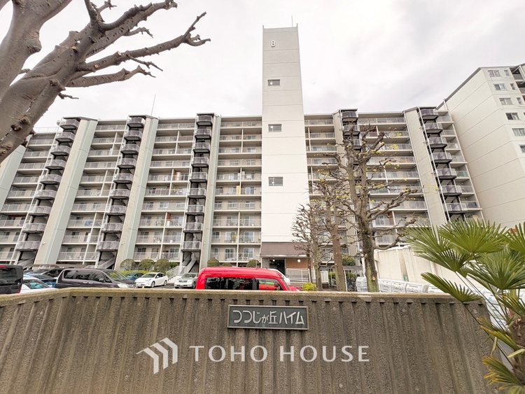 外観 ほんの少しのこだわり。ちょっとした色使いがその家がもつ雰囲気、趣（おもむき）を携え、暮らす家族や訪ねてくる友人・知人に新鮮な香りを運んできます。