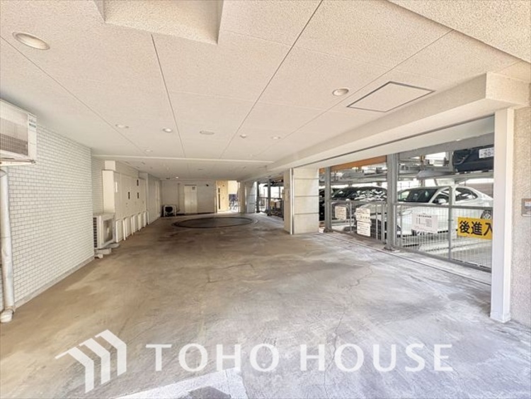 駐車場 現地に実際に行ってみることでしか感じられないことがたくさんあります。周辺環境や街の雰囲気など、たくさんのことを感じていただけます。