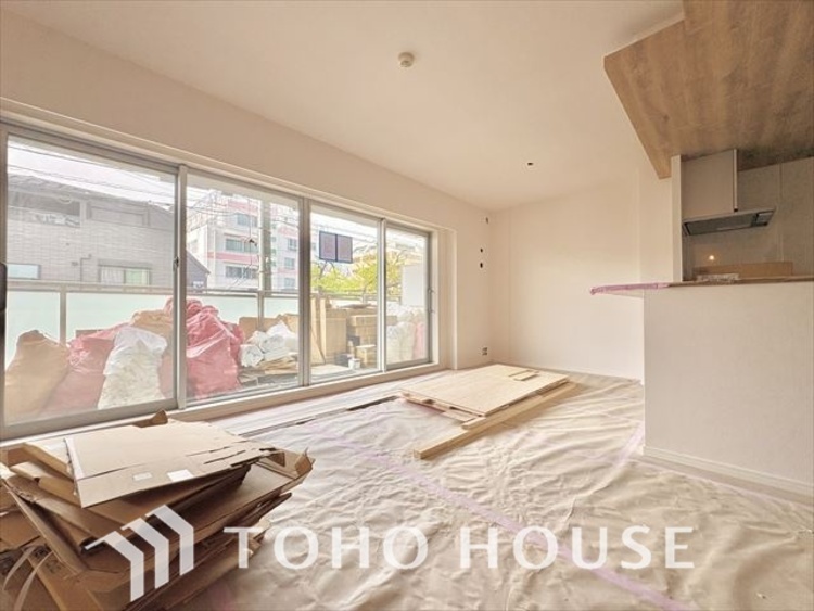 内装 明るいリビングこそ居心地のいい暮らしが待っているのだと思う。