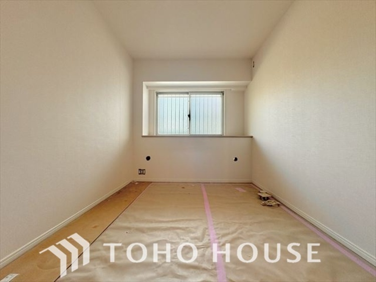 内装 プライベートルーム風の通り道。舞い込んでくる風が優しく躍り、室内に爽やかな空気を運んでくる。