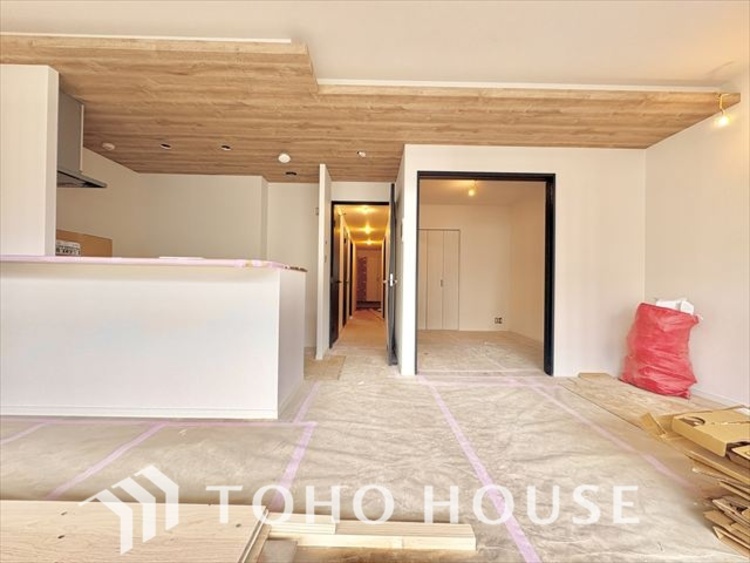 内装 「想像していた以上に広い」が写真を撮っているときの感想です。家事動線に配慮したプランによりご家族がくつろげる明るく広い空間が確保できました。