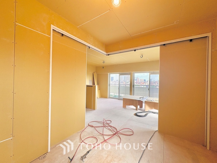 内装 【改装中】感性を育むプライベートルームはシンプルでスマートな空間。好みの空間で読書をしたり、音楽を聞いたりと一人の時間も充実したものにできます。