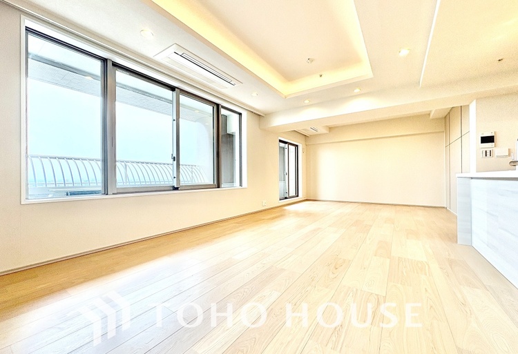 内装 明るいリビングこそ居心地のいい暮らしが待っているのだと思う。