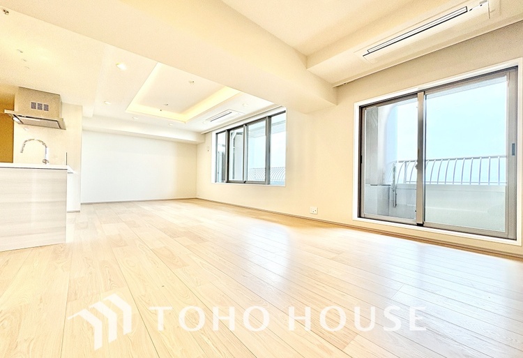 内装 「想像していた以上に広い」が写真を撮っているときの感想です。家事動線に配慮したプランによりご家族がくつろげる明るく広い空間が確保できました。