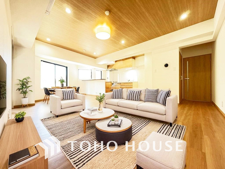 内装 明るいLDKは自然と家族が集まるコミュニケーションの場所に（家具は全てCGです）