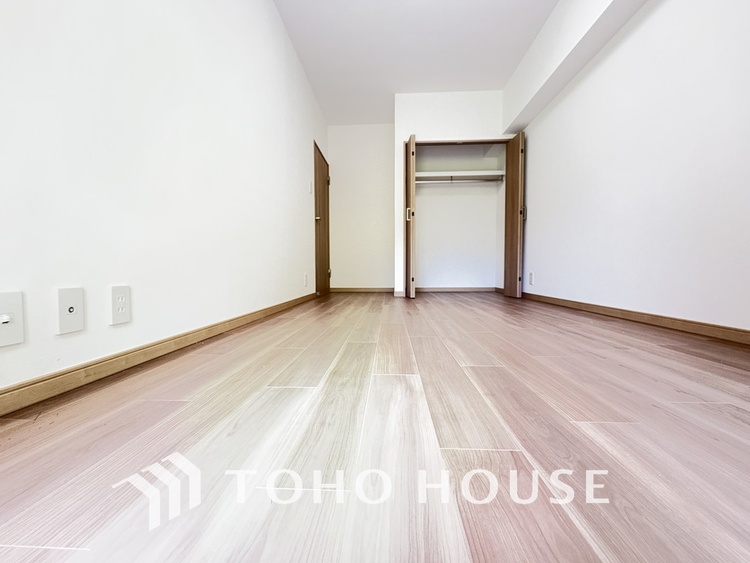 内装 シンプルですっきりとした室内は飽きのこない居心地の良い雰囲気です