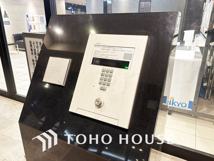 エントランス エントランスはオートロック完備で安心のセキュリティ