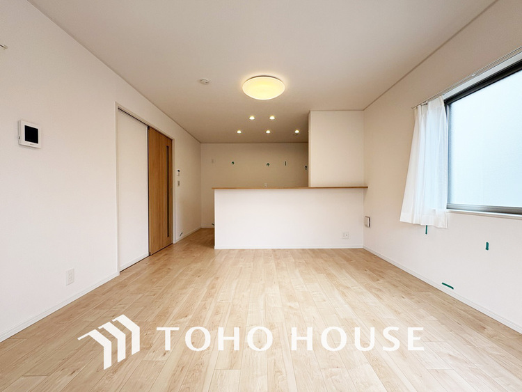 内装 柔らかな陽のそそぐ心地よいリビングダイニング