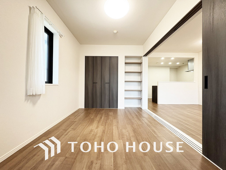 内装 シンプルですっきりとした室内は飽きのこない居心地の良い雰囲気です