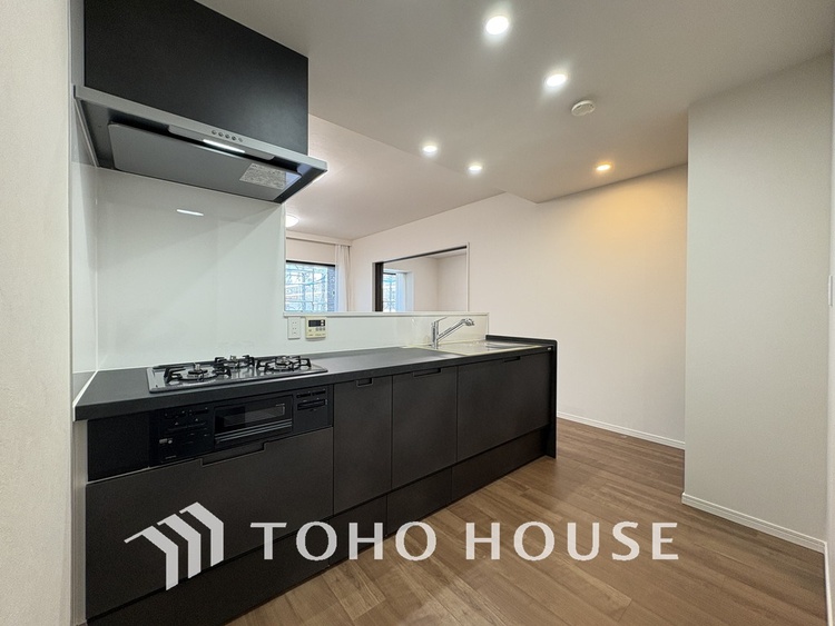 キッチン シンプルな部屋の雰囲気に溶け合うナチュラルキッチン