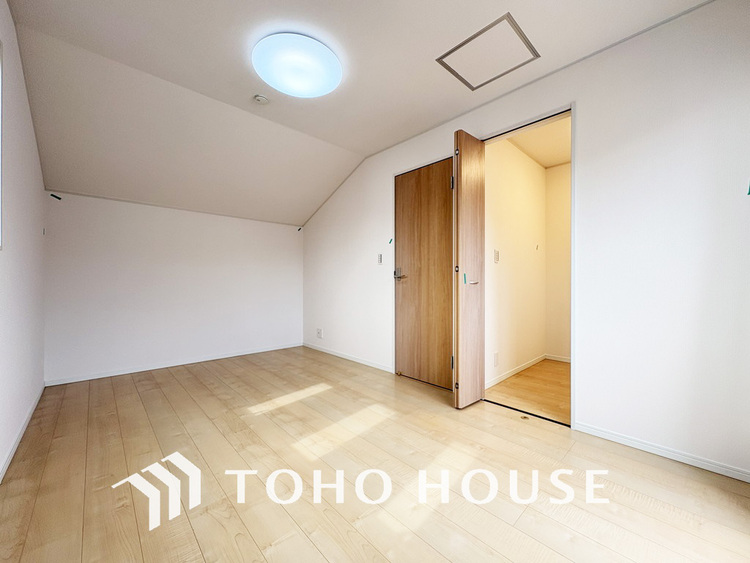 内装 シンプルですっきりとした室内は飽きのこない居心地の良い雰囲気です