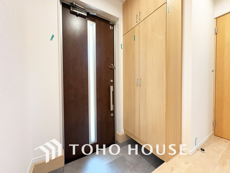 玄関 優しい雰囲気の玄関、家族の帰りを暖かく迎えてくれます