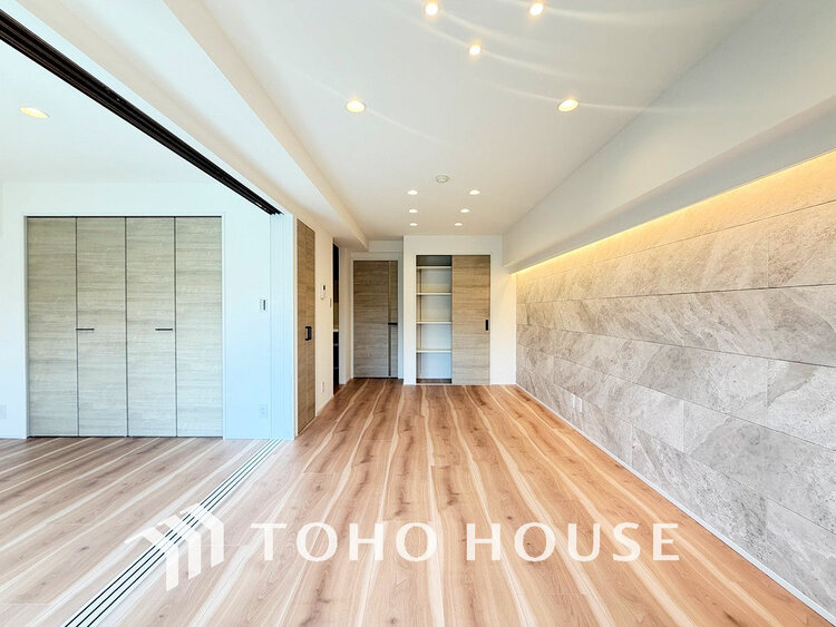 内装 上質な時間を育む暮らしのメインステージ。寛ぎとコミュニケーションを育む居心地のよい場所