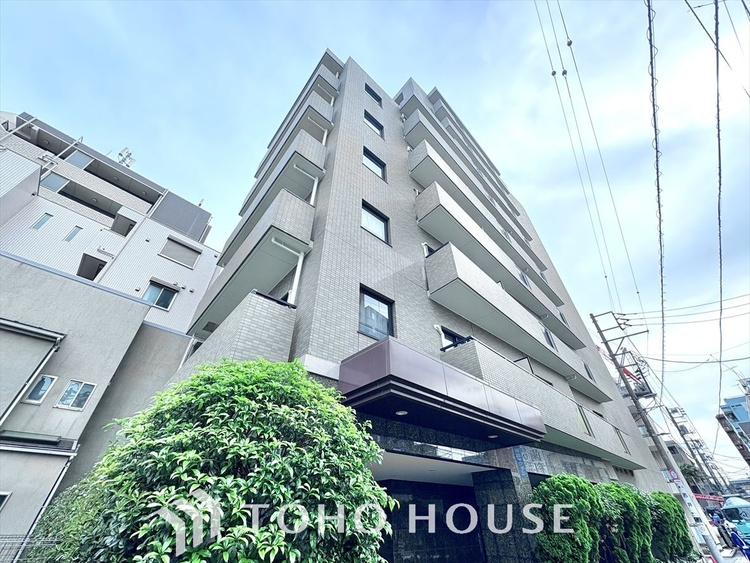 外観 漂う上質な空気感、マンションに入れば「おかえりなさい」と笑顔で迎えてくれるエントランス。最良の心配りを感じるマンションでした。