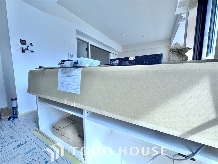 その他 採光や風通しを考えて設計された間取り。近隣との視線を考え、街全体で調整される窓位置。外観だけでなく、そこに住まうご家族の心地よさを最優先しました。